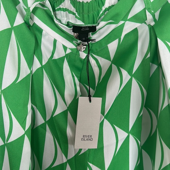 NWT Wide Leg Green Patterned Pants - Picture 2 of 6